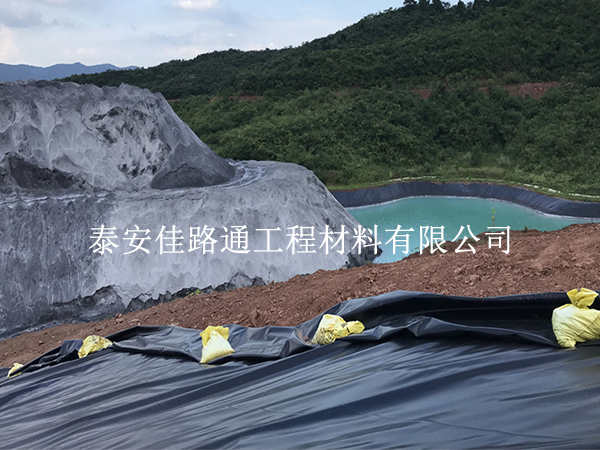 養(yǎng)殖防滲膜延伸率咋變？這5大因素說(shuō)了算！